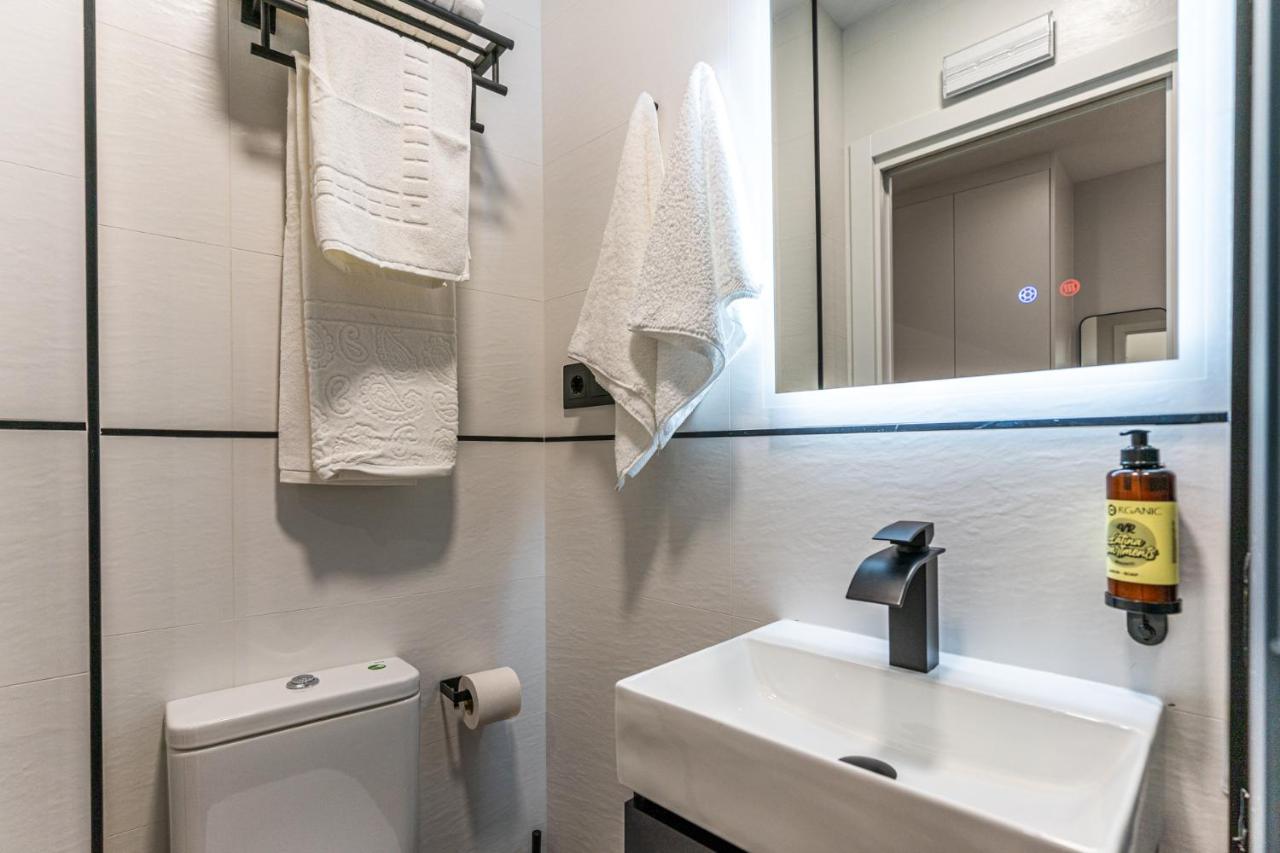 Vr Latina Apartments Мадрид Экстерьер фото