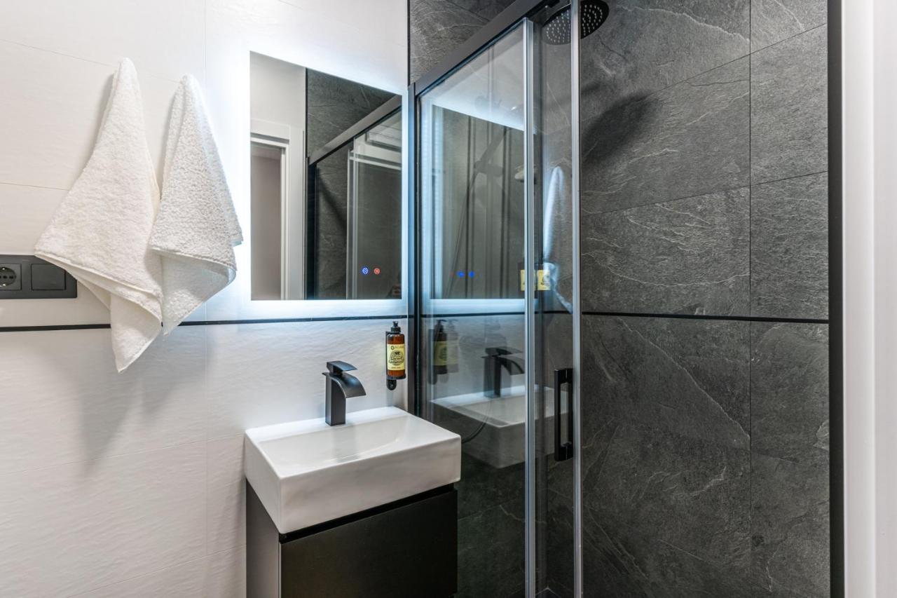 Vr Latina Apartments Мадрид Экстерьер фото