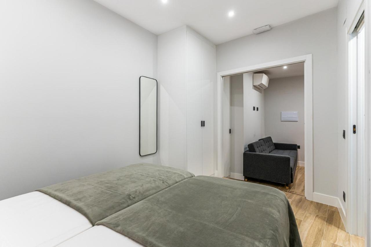Vr Latina Apartments Мадрид Экстерьер фото